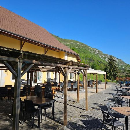 Auberge De Pontgibaud Lathuile Екстериор снимка